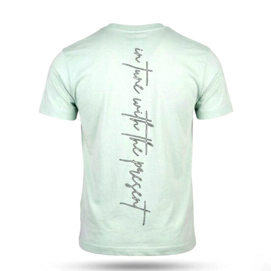 Un Attimo "In Tune With The Present" Graphic Tee – Sage Green